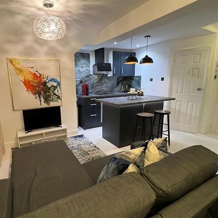 Newly Renovated Modern Studio Apartment In West Kensington Londra Dış mekan fotoğraf
