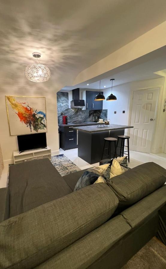 Newly Renovated Modern Studio Apartment In West Kensington Londra Dış mekan fotoğraf