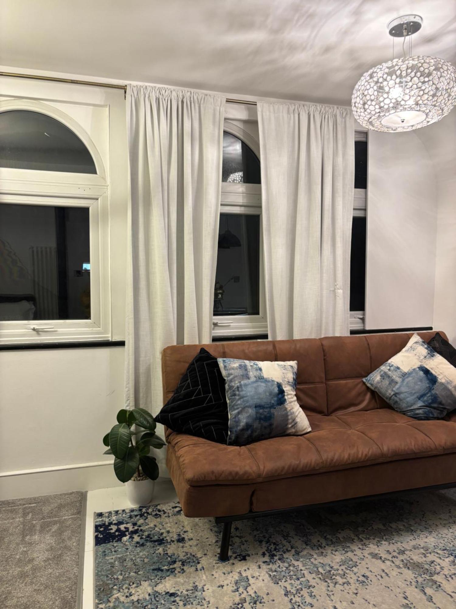 Newly Renovated Modern Studio Apartment In West Kensington Londra Dış mekan fotoğraf