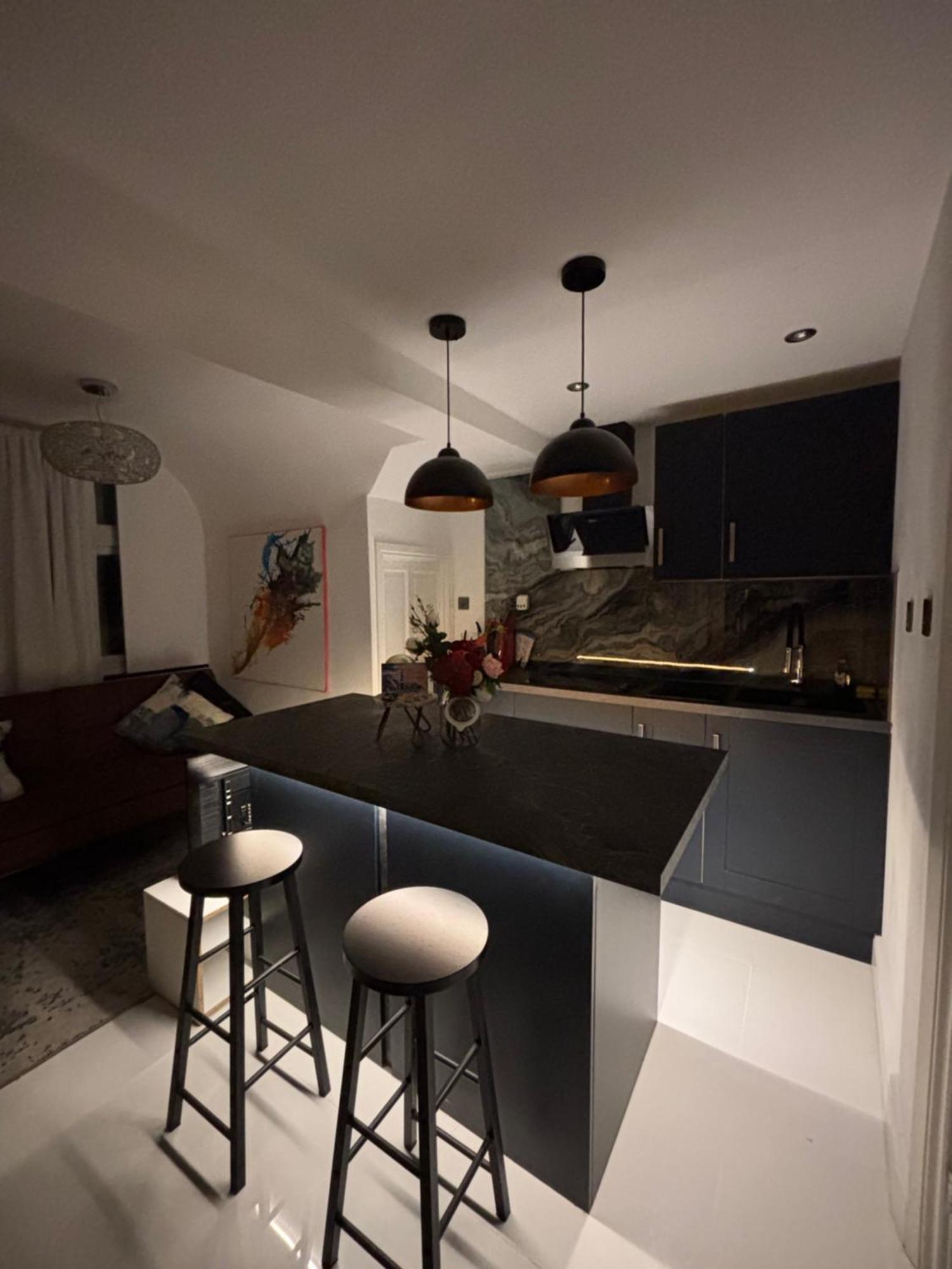 Newly Renovated Modern Studio Apartment In West Kensington Londra Dış mekan fotoğraf